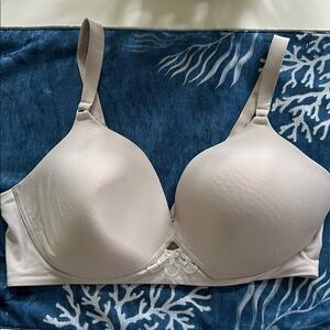 Olga Cream Bra with Molded Cups and Underwire